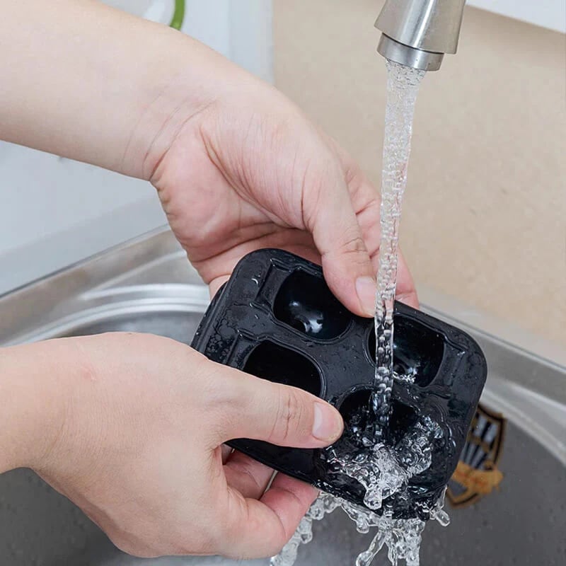 🥳2026 HOT SALE💀🧊 50% OFF! DIY Silicone Skull Ice Cube Tray – Giant slow-melt skull for whiskey, cocktails & more.✨