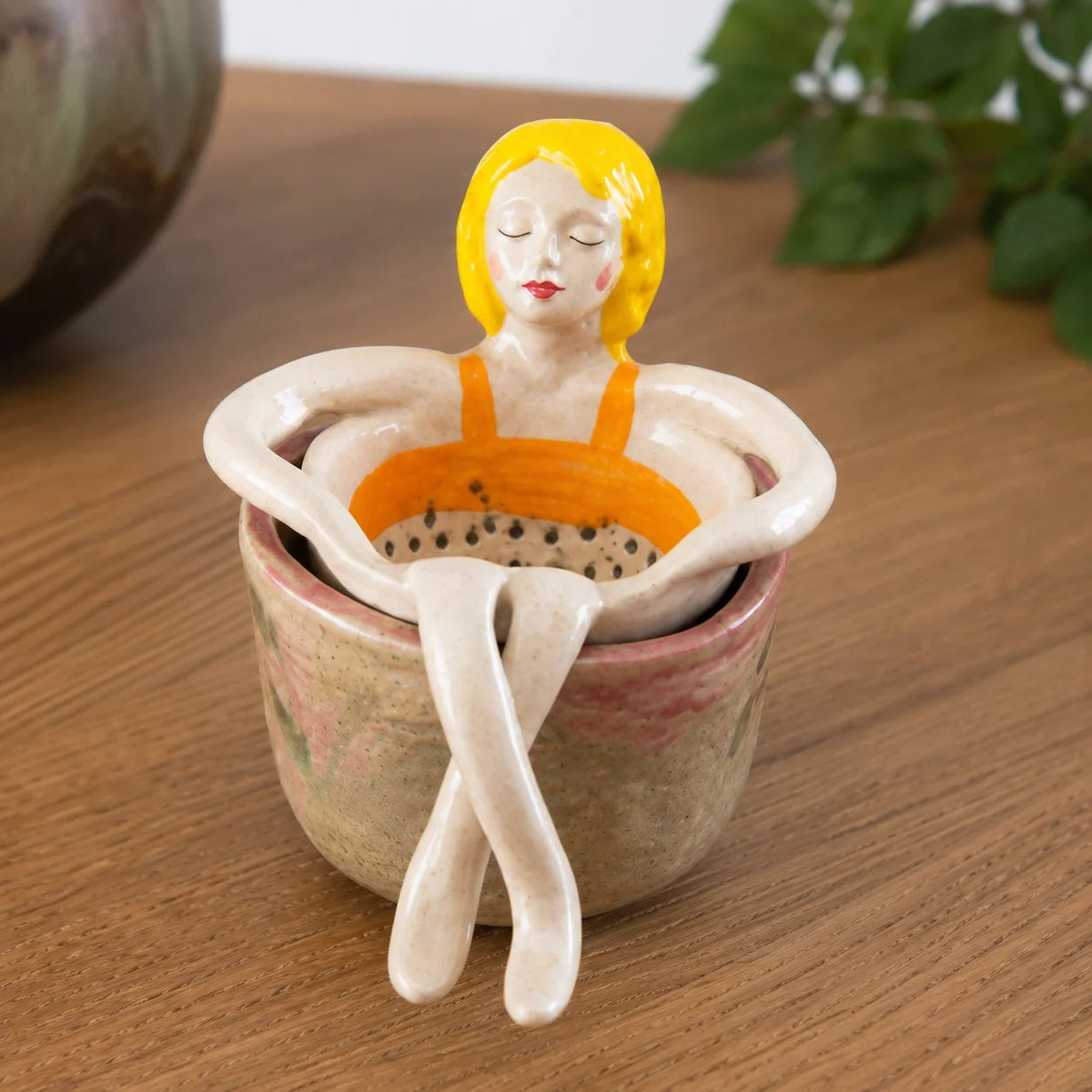 ☕🌿Whimsical Sitting Lady Ceramic Tea Strainer Collection