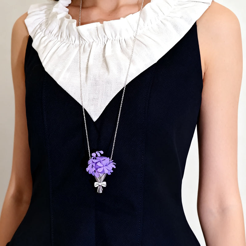 Stylish Creatively Designed Flower Necklace