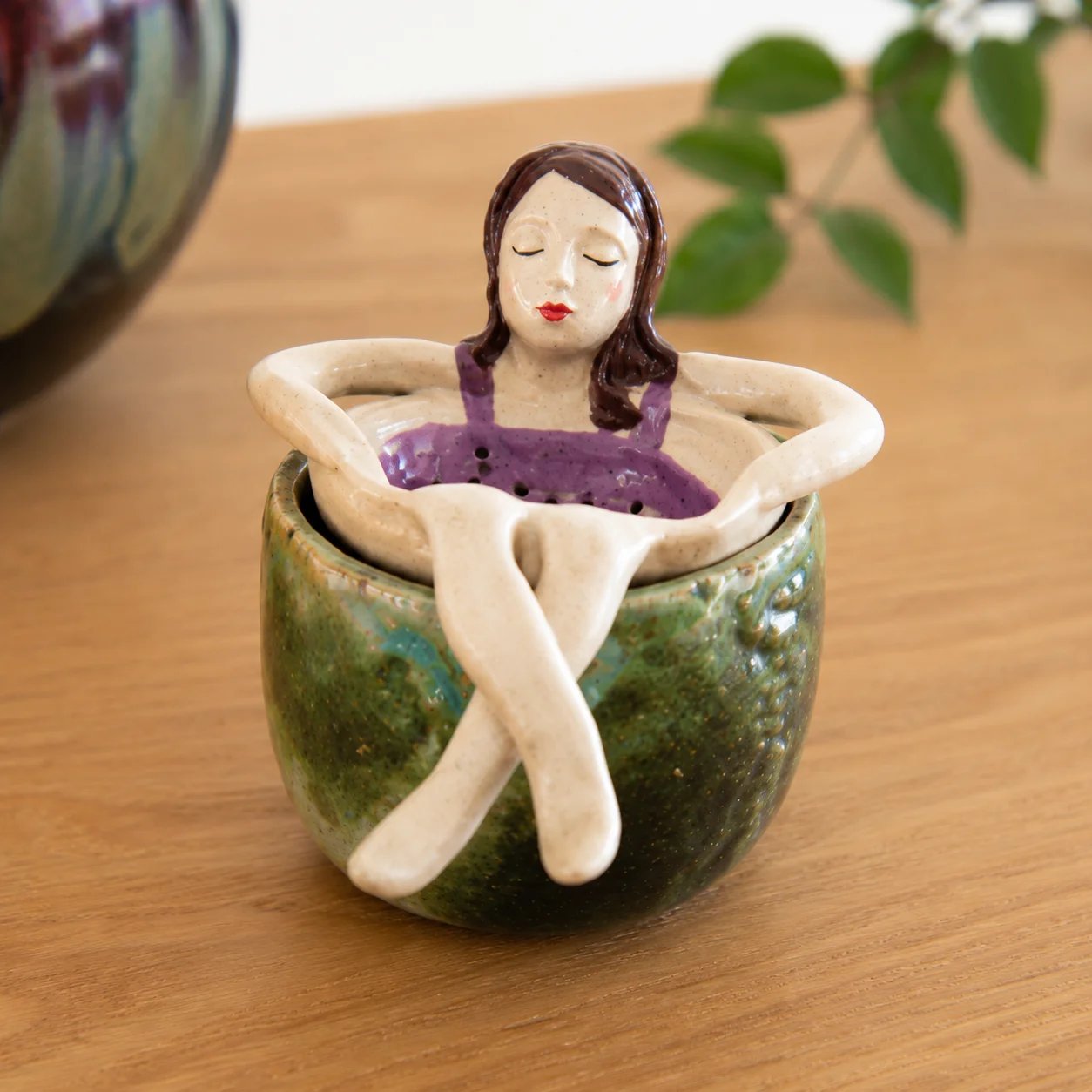 ☕🌿Whimsical Sitting Lady Ceramic Tea Strainer Collection