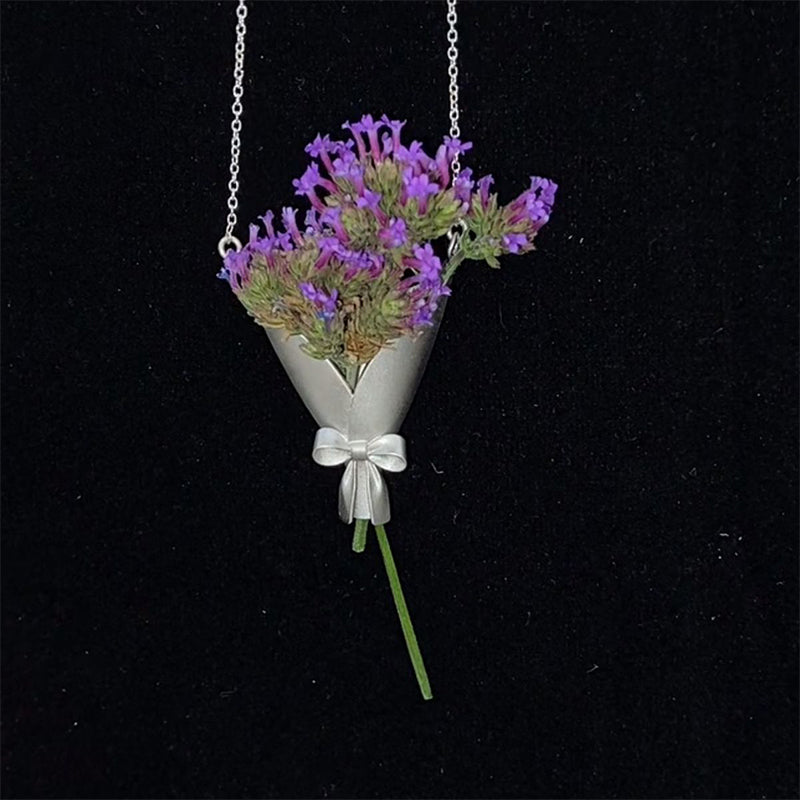 Stylish Creatively Designed Flower Necklace