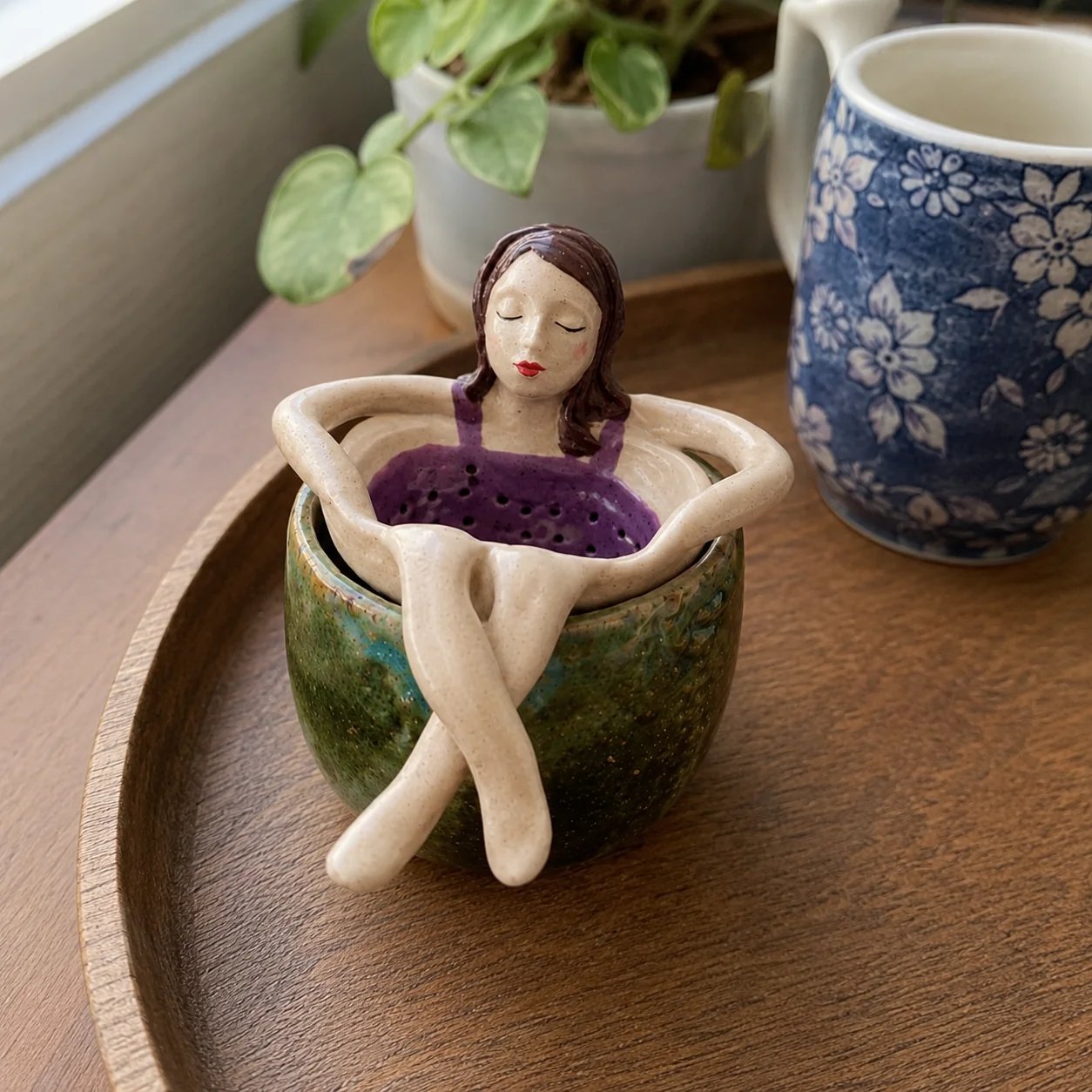 ☕🌿Whimsical Sitting Lady Ceramic Tea Strainer Collection