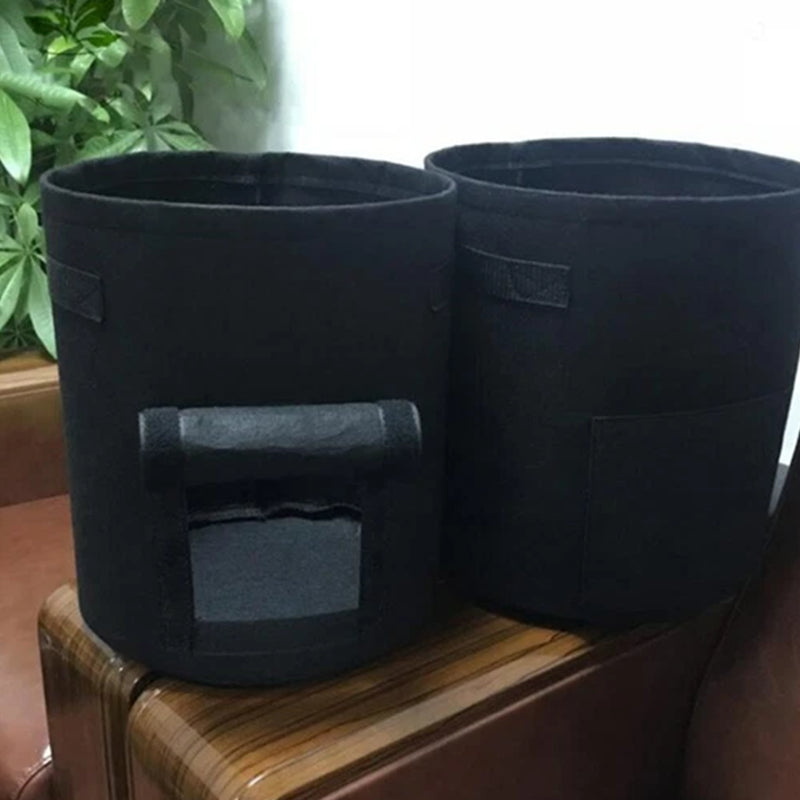 Cloth crop planting bags with harvesting windows