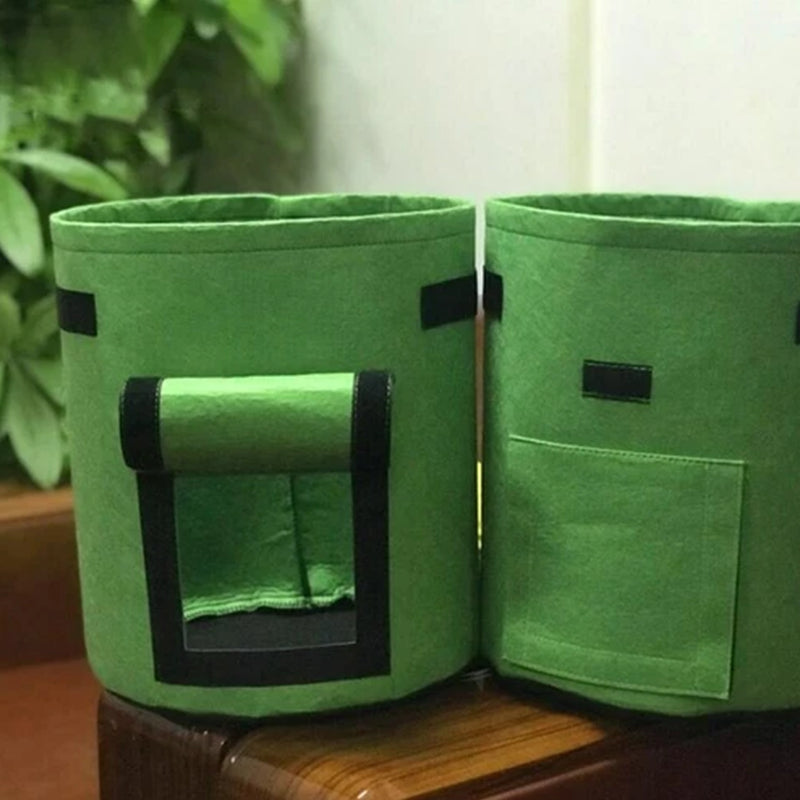 Cloth crop planting bags with harvesting windows